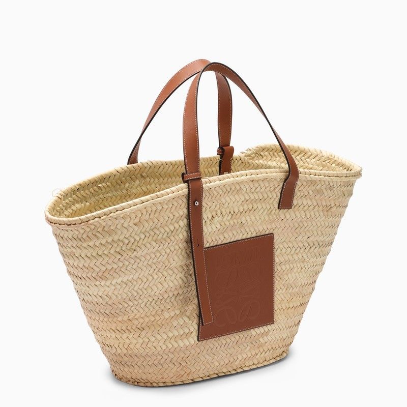 Loewe LARGE BASKET BAG IN PALM LEAF AND LEATHER - Tote Bags
